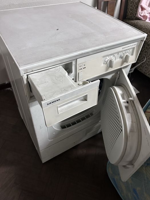 Máquina de secar a roupa