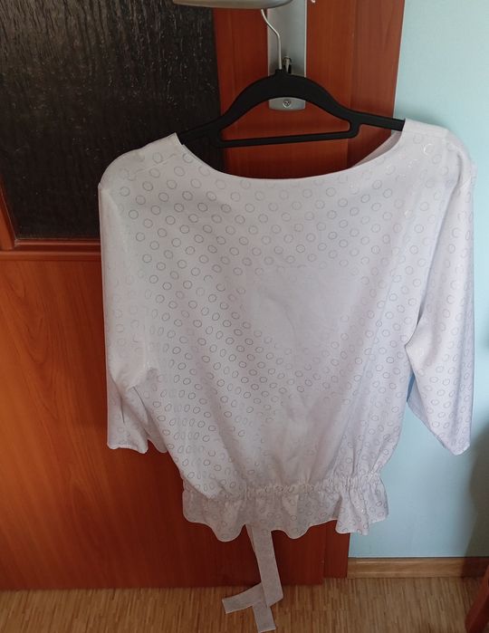 Biała bluzka  rozmiar 44