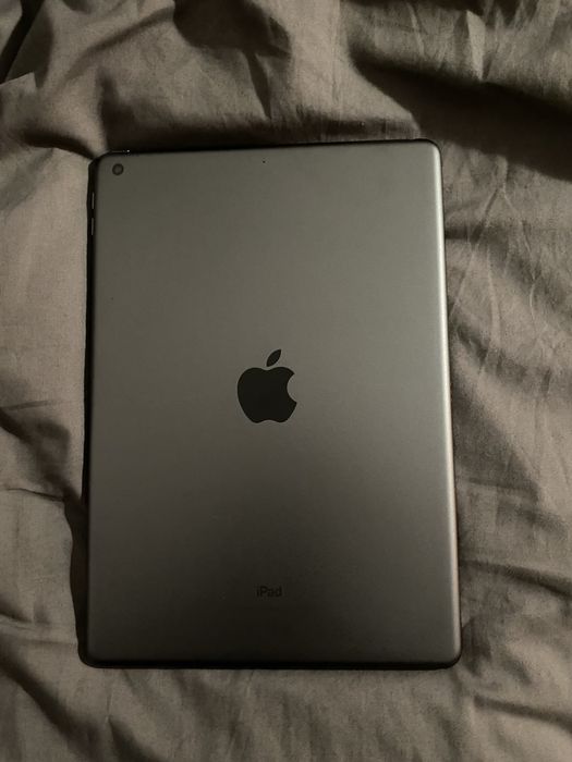 iPad 7th gen 128Gb