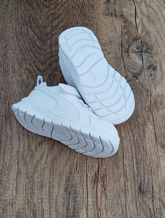 Puma дитячі білі кеди кросівки / Nike літні кросовки 22-23р