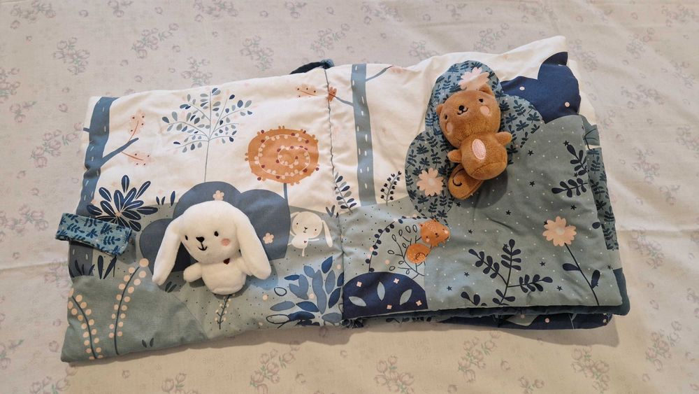 Livro de atividades para bebés