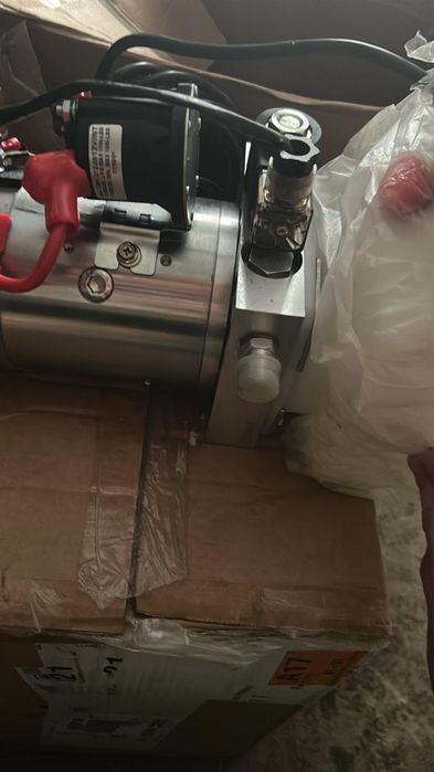 Гідравлічний насос  ,1.6квт,12в.гідростанція 4.5л