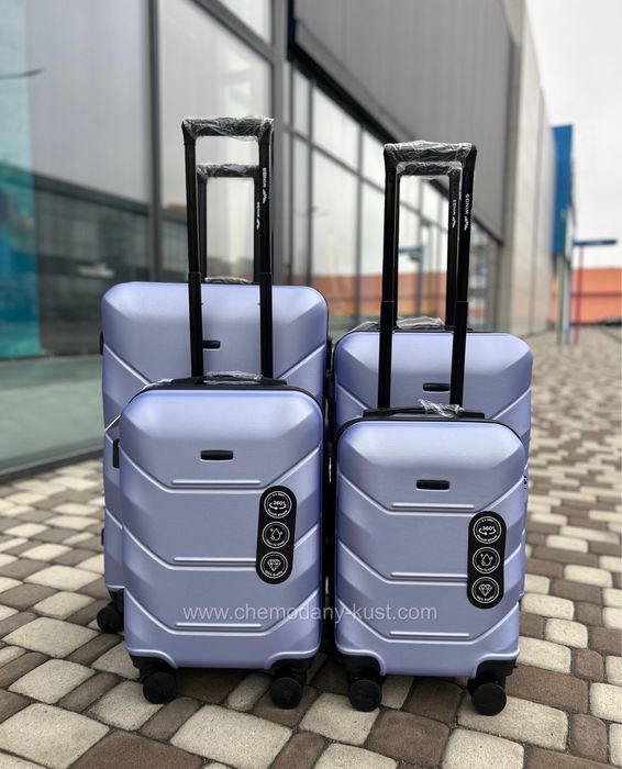 Валіза на колесах Wings 148 полікарбонат ударостійка