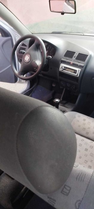 SEAT Ibiza 2000 razoável