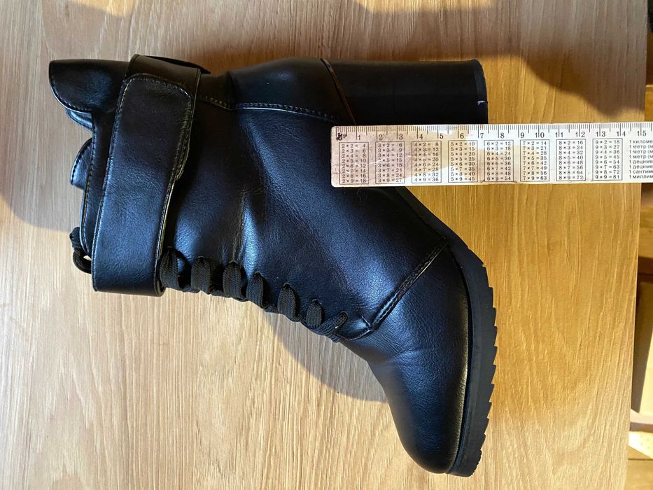 ботинки на каблуку (чоботи / напівчоботи / ботильйони / черевики)