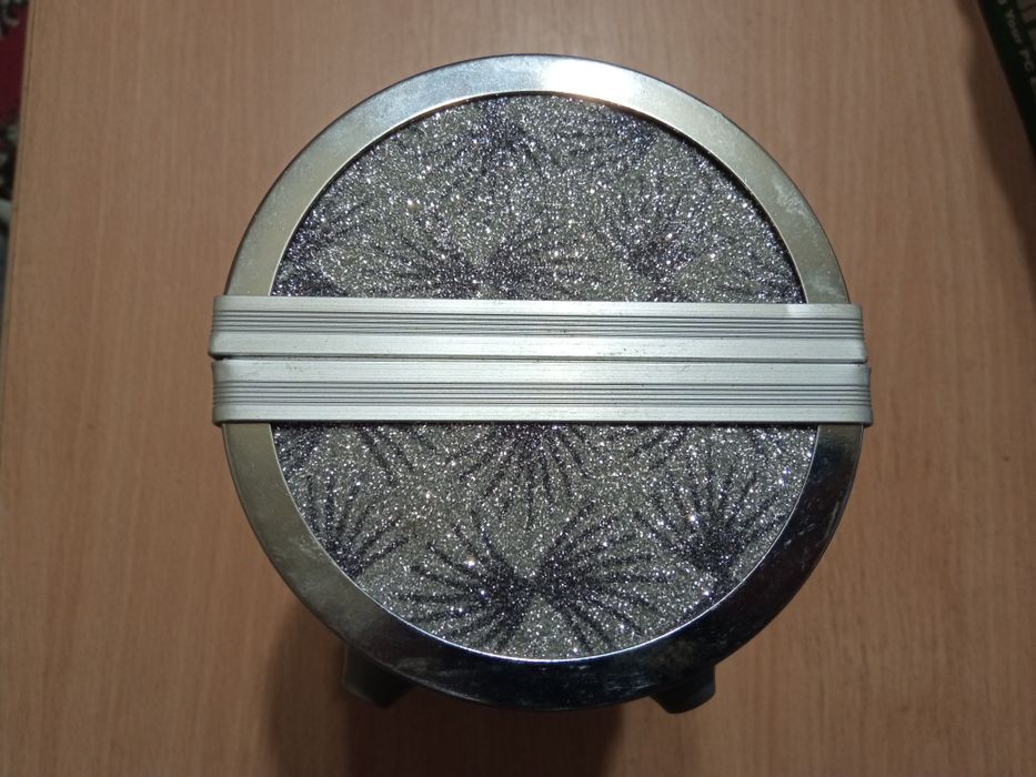 Шкатулка сувенирная.