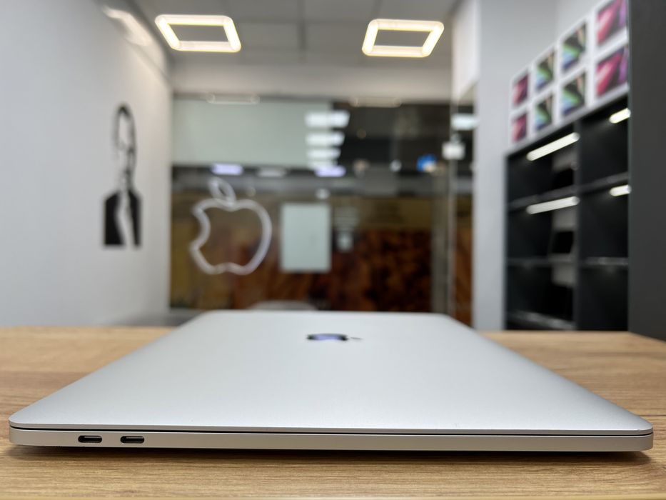 Macbook Pro 15 2019 i7|16|256 Гарантія! Макбук Стан Ідеальний