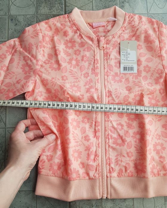 Вітрівка для дівчинки 110 розміру