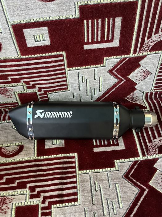 Продам прямоток akrapovic