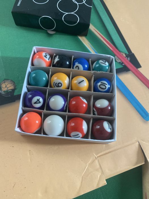 Mesa de bilhar pequena