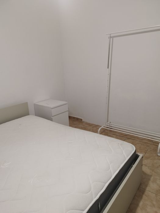 Alugo quarto na Póvoa de santa iria