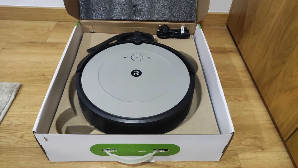 Aspirador Robô IROBOT Roomba i1 Cinza Claro, em caixa, garantia