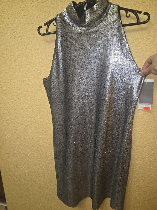 Сукня срібляста з паєтками