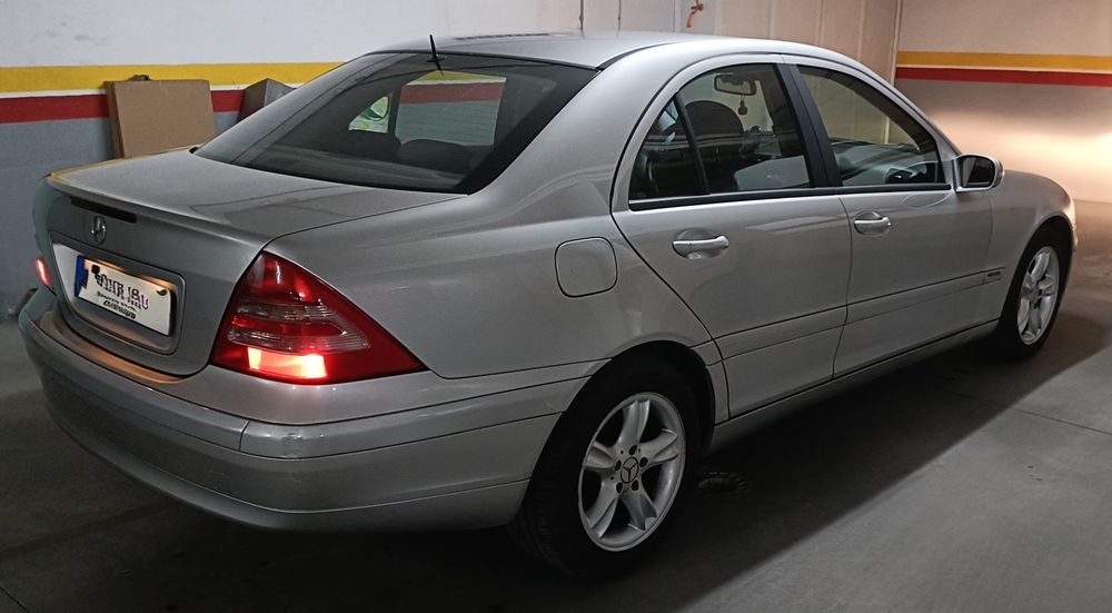 Mercedes-Benz C 200 — fotografia 3