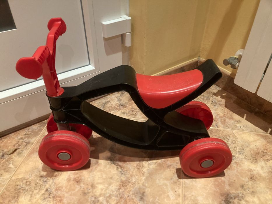 Triciclo andador se pedais em bom estado
