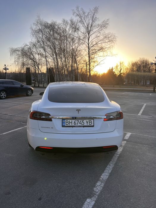 Tesla model S 75 квт