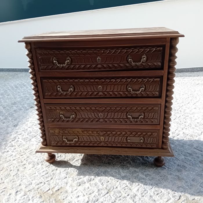 Mobília antiga quarto