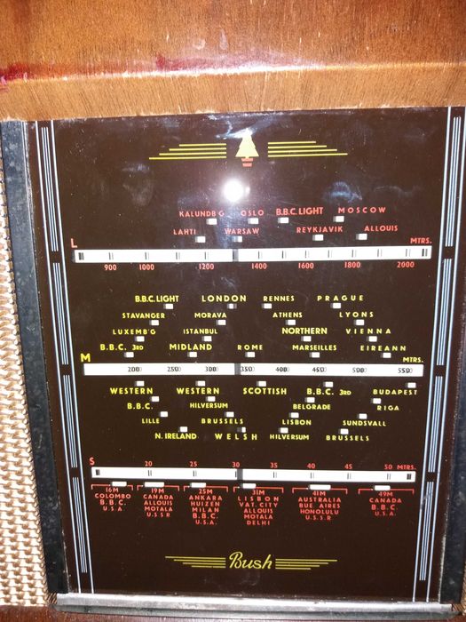 Vende-se rádio antigo marca Busch