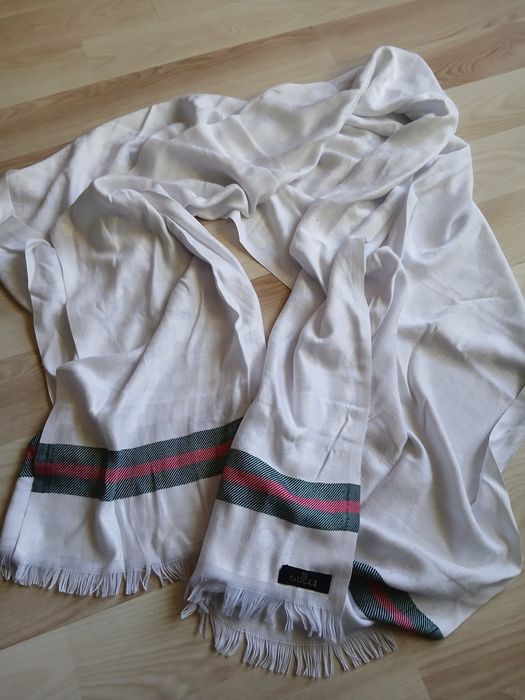 Gucci bialy duzy szalik damski