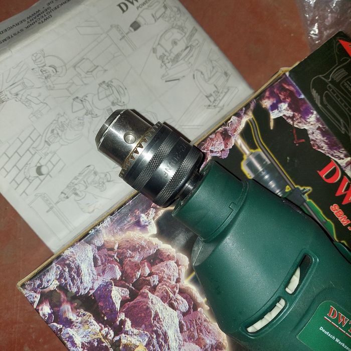 Дрель ударная DWT swm-750vs новая
