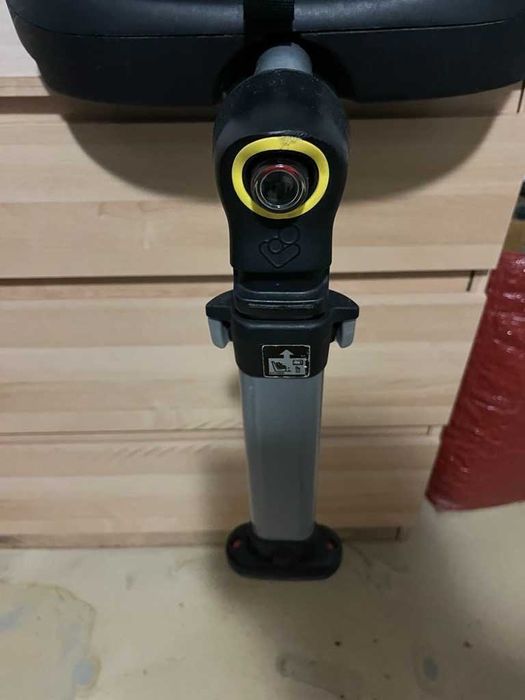 Cadeira Maxi Cosi com Isofix e pé de segurança