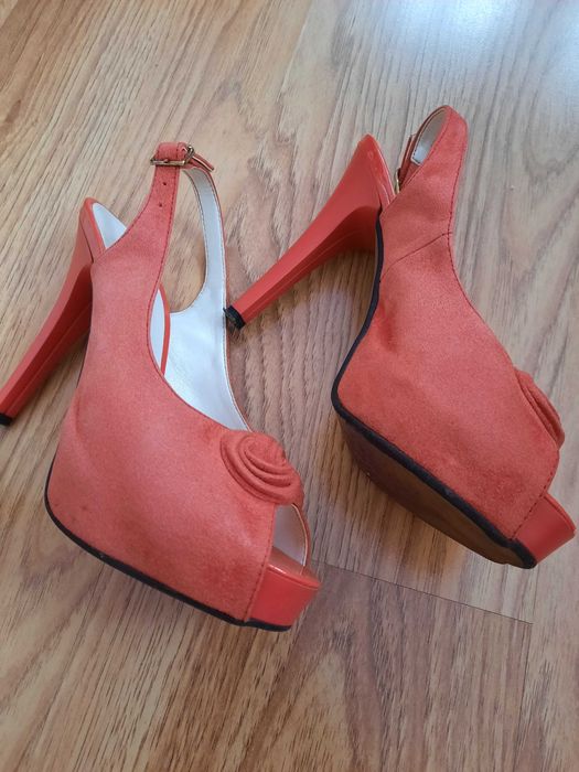 Sandały na platformie