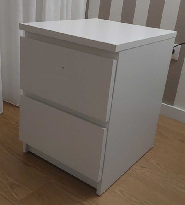 Mesa de cabeceira Ikea