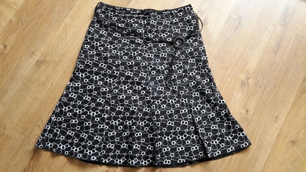 Spódnica midi 42 XL czarna biała ażur