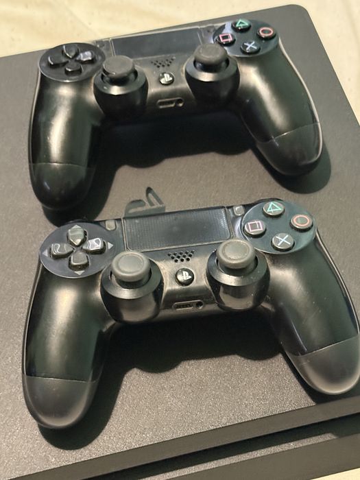 PlayStation4 slim 500gb +kierownica, dwa pady i gry