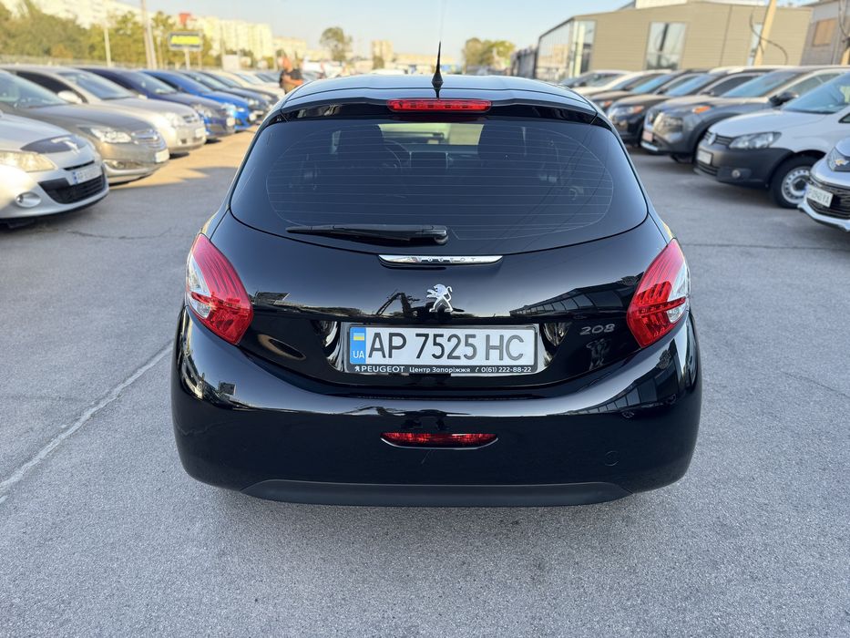 Продам Peugeot 208