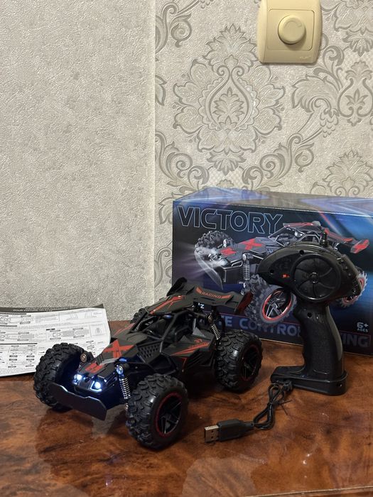 Машинка позашляховик Баггі на радіокеруванні . Радіокерована машина