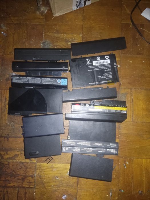 Продам аккумы к ноутам 15штук