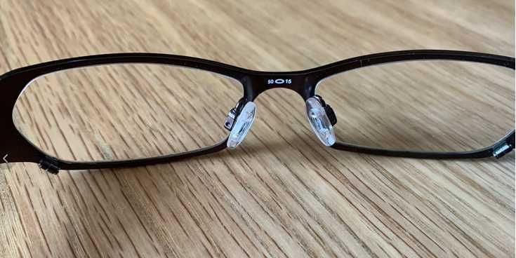 oprawki OAKLEY z etui