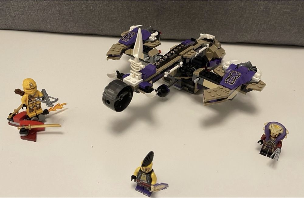 LEGO Ninjago 70746 - Atak śmigłowca Condrai, komplet z instrukcją