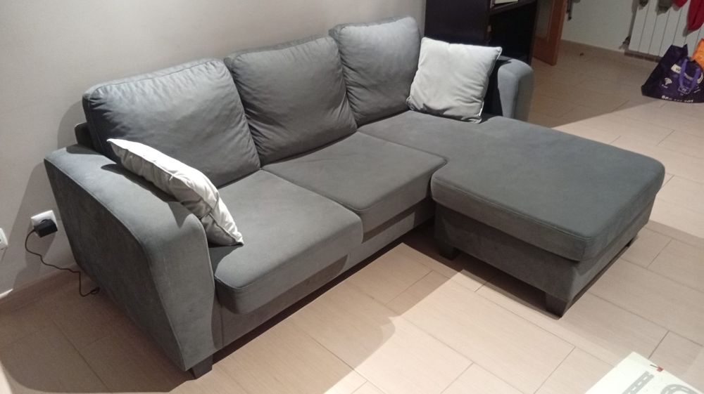 Sofá cinza com chaise long