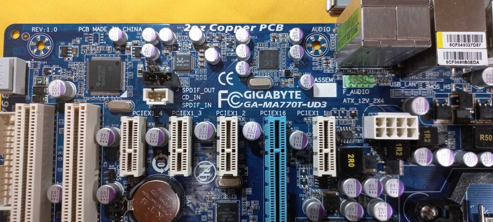 Gigabyte GA-MA770T-UD3 + AMD Phenom II X4 Black Edition 955 + 8гб ДДР3