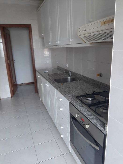 [Arrenda-se] Apartamento T2 na cidade de Paredes