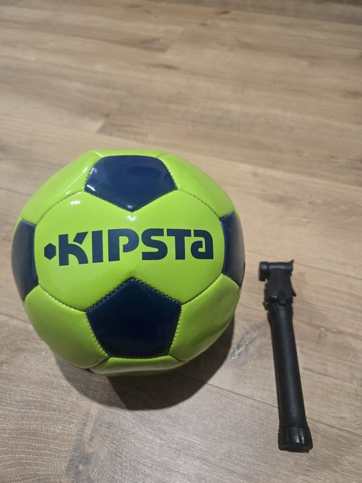 Piłka Kipsta rozmiar 5 z pompką, nowa