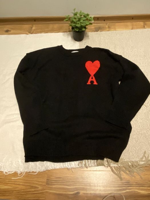 Sweterek Ami stan idealny