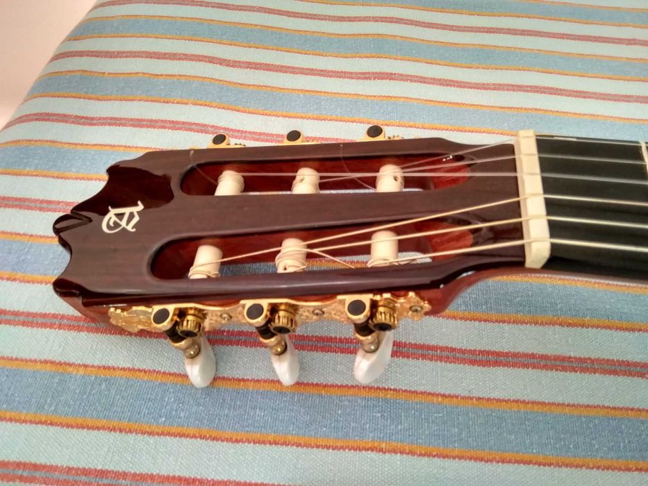Vendo guitarra clássica Alhambra 4P