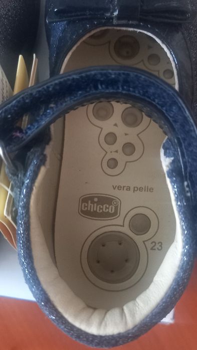 Sapatos de menina/ Chicco