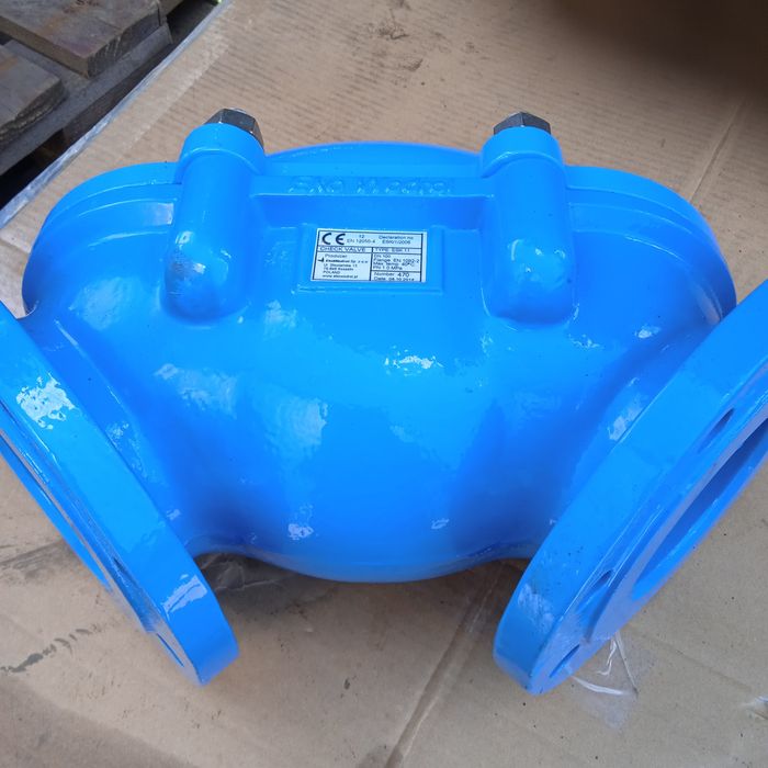 Zawór kolanowy dn 100 i zasuwy nożowe