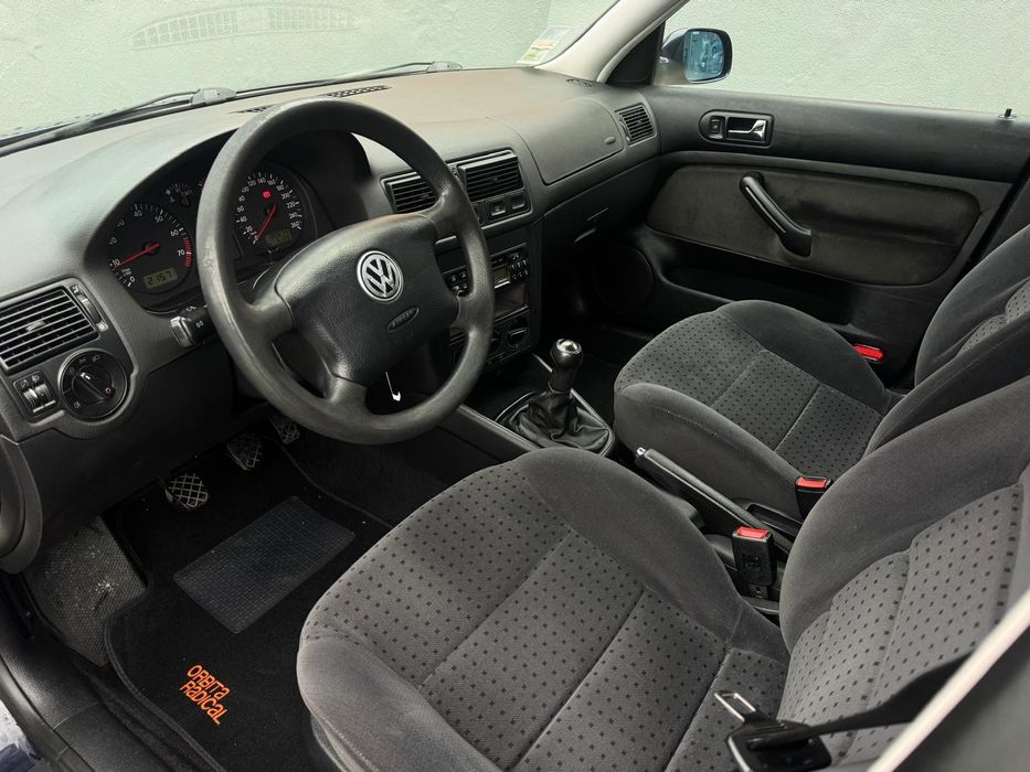 Volkswagen Golf IV 1.6i 25 Anos por 110€ mes