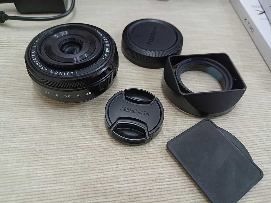 Fujifilm XF 27mm f/2.8 R WR c/parasol e filtro