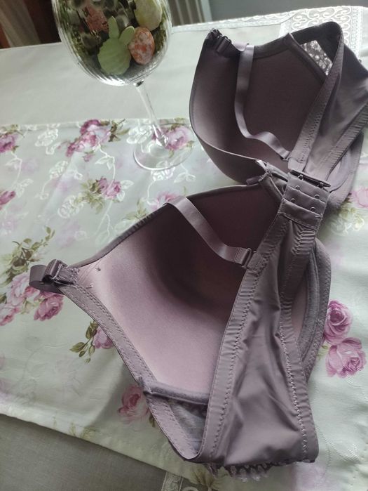 Biustonosz w kolorze wrzosowym