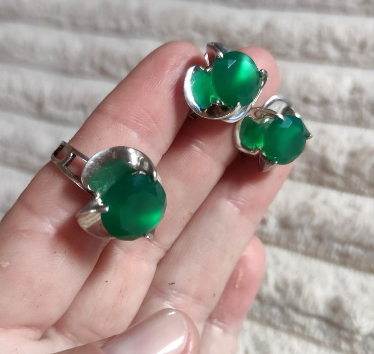 Невероятный серебряный комплект/набор с натуральным зелёным агатом.925