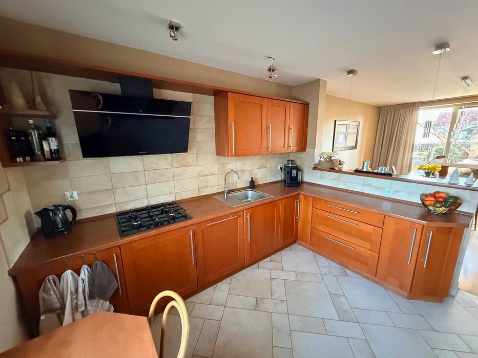 Meble Kuchenne + Sprzęt Bosch  STAN Bardzo Dobry DREWNIANE FRONTY