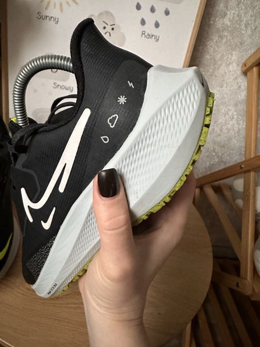 Фірмові кросівки Nike