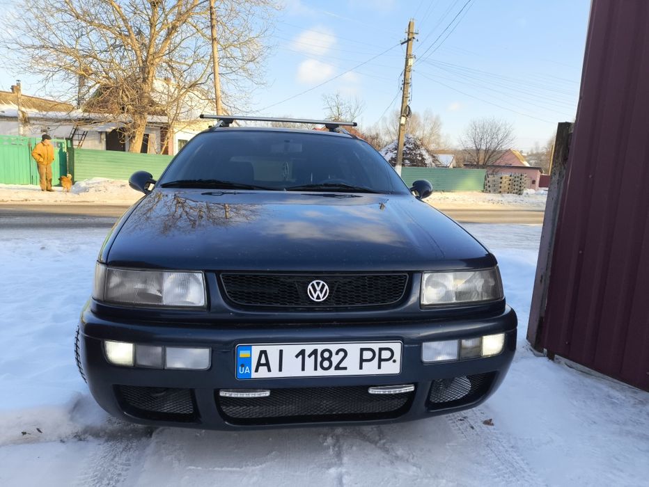 Фольцваген Б4 синій