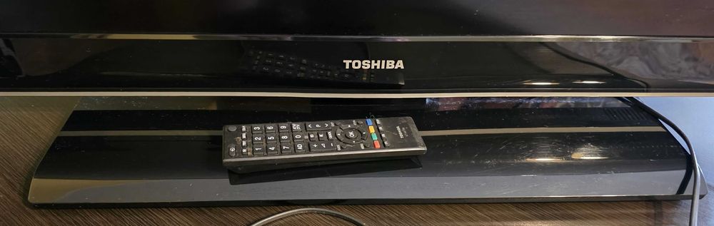 Telewizor  TOSHIBA 42 "